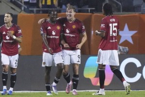 天空：莱比锡对霍伊伦感兴趣，但球员想留在曼联竞争位置