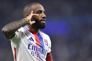 33岁阿森纳旧将发威，助里昂逆转法甲第5队，成功避免连败