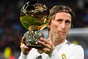 维内拉托：莫德里奇来到拿波里可能性降低，孔蒂留任前景看好